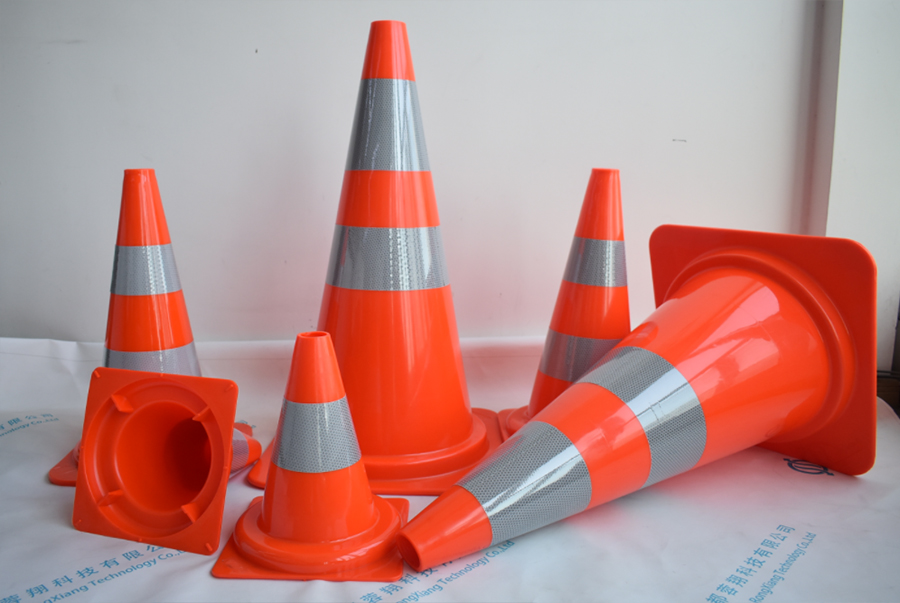 Cone de trânsito para o mercado alemão