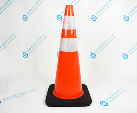 Cone de tráfego de PVC de base preta de venda quente de 70 cm